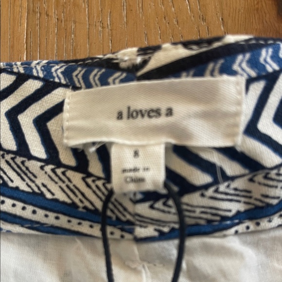 a loves a Pleated Shorts - Picture 2 of 4